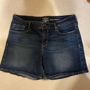 Signature by Levi Strauss modern shorts size 29 waist